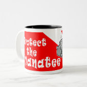 マナティーのダイバーのコーヒー・マグはマナティーを保護します ツートーンマグカップ (正面左)