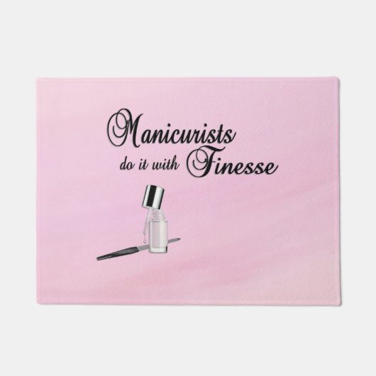 マニキュリストはフィネスでそれを行う ドアマット (正面)