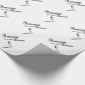 マニキュリストはフィネスでそれを行う ラッピングペーパー (角)