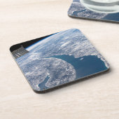 マニコーガンクレーターとセントローレンス川 コースター (左側)