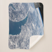 マニコーガンクレーターとセントローレンス川 シェルパブランケット (正面)
