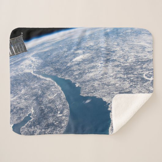 マニコーガンクレーターとセントローレンス川 シェルパブランケット (正面(横))