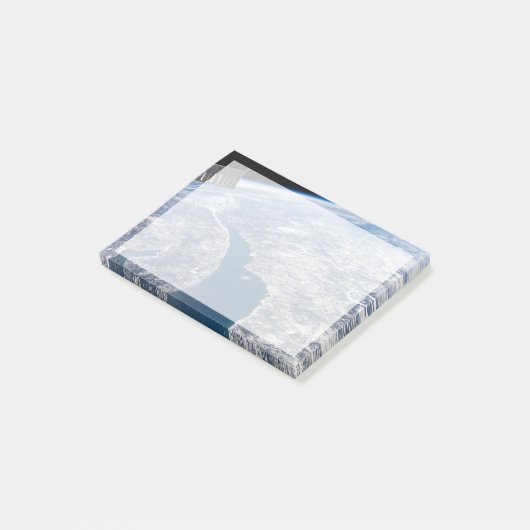 マニコーガンクレーターとセントローレンス川 ポストイット (アングル)