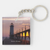 マニスティー北ピアヘッドライトキーチェーン キーホルダー (裏面)