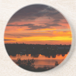 マニスティー湖の信じられないほどの夕日 コースター
