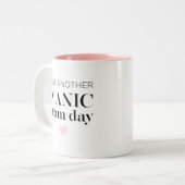 マニックのママ |忙し母モダン母の日パン ツートーンマグカップ (正面左)