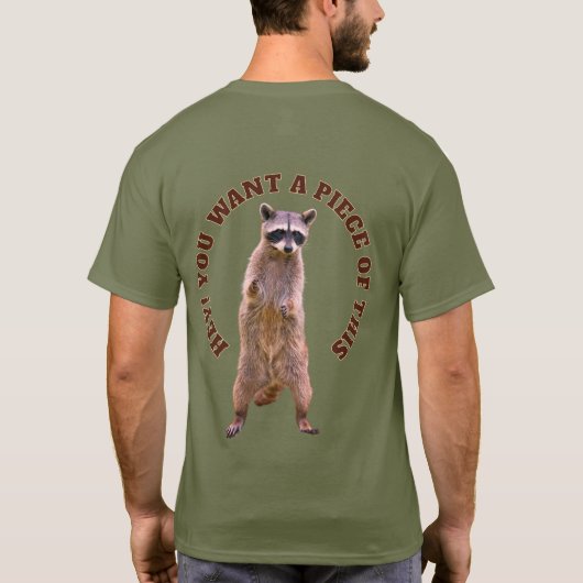マニーとアライグマ: 犬 vs アライグマ 立ち上がる tシャツ (裏面)