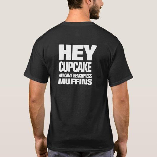 マフィおもしろいンをベンチプレスできない Tシャツ (裏面)