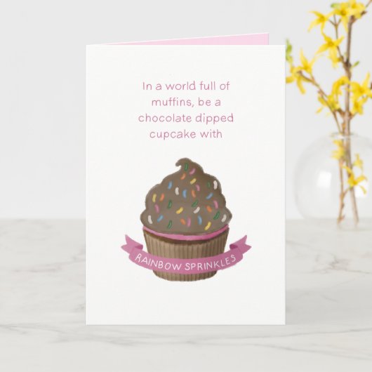 マフィンの世界ではカップケーキの誕生日カードになる カード (黄色い花)