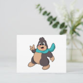 マフラー巻きのモグラ ポストカード (スタンド正面)