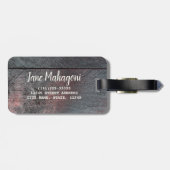 マホガニー木材の背景を使用した外観 ラゲッジタグ (裏面横)