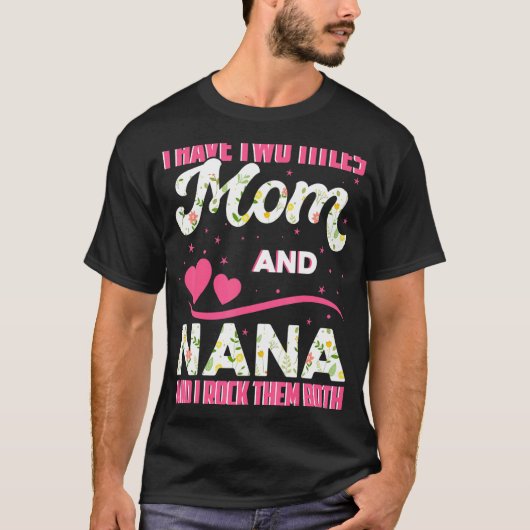 ママとナナの2つのタイトルを持ってロックする Tシャツ (正面)
