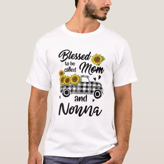 ママとノンナと呼ばれて幸せ 面白い母の日 Tシャツ (正面)