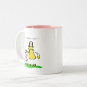 ママとミーの小さな女の子(ブルネット – 名前をカスタムする) ツートーンマグカップ (正面左)