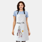 ママと私が手をつないでオールオーバープリントエプロン エプロン (着用した状態)