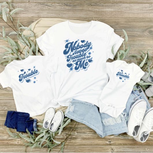 ママと私ほど困る人はいない Tシャツ