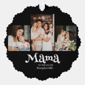ママになりました 3枚の写真と子供の名前を入れる楽しいデザイン オーナメントカード (正面)