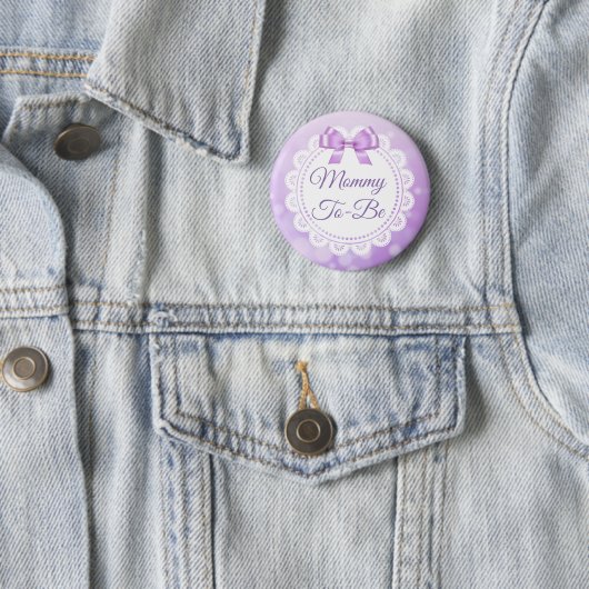 ママに赤ちゃんシャワー紫レースボタン 缶バッジ (インサイチュ)