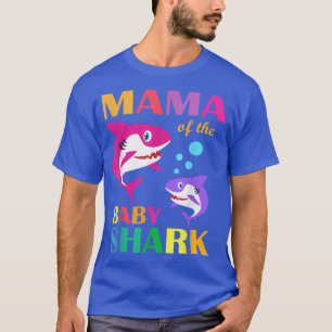 ママのベビー誕生日シャークのママ Tシャツ