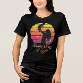 ママの光の輝きサンセットシルエット トライブレンドTシャツ (正面)