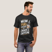 ママの活力 コーヒー好きママのためのおもしろ母の日デザイン  Tシャツ (正面フル)