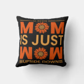 ママはすごい、ママの日ギフトアイディアTシャツ クッション (裏面)