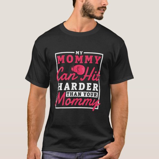 ママはママよりも強く打てるボクシング Tシャツ (正面)