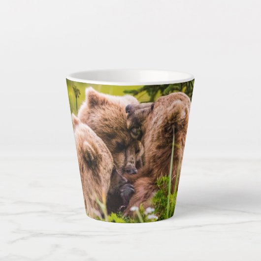 ママは彼女の2つの子供を看護するクラーク湖ナシア カフェラテマグ (正面)