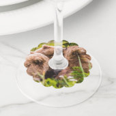 ママは彼女の2つの子供を看護するクラーク湖ナシア ワイングラスタグ (クローズアップ)