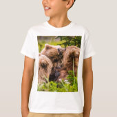 ママは彼女の2つの子供を看護するクラーク湖ナシア Tシャツ (正面)