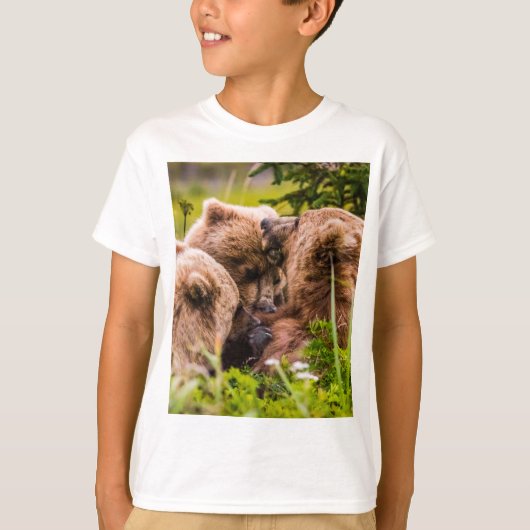 ママは彼女の2つの子供を看護するクラーク湖ナシア Tシャツ (正面)