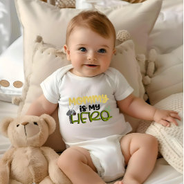 ママは私のヒーローベビーボディスーツ ベビーボディスーツ