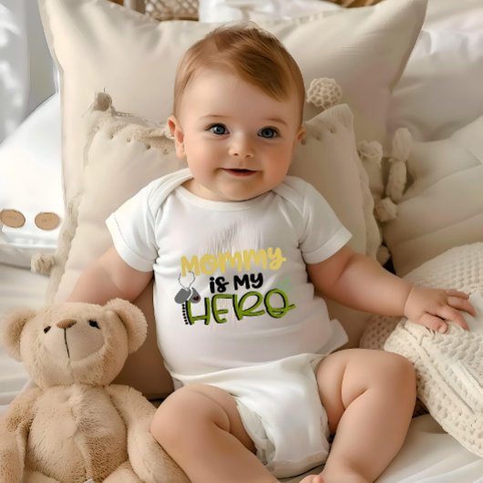 ママは私のヒーローベビーボディスーツ ベビーボディスーツ