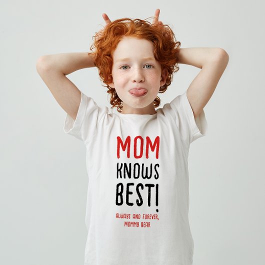 ママは赤最高の黒モダンタイポグラフィを知る Tシャツ