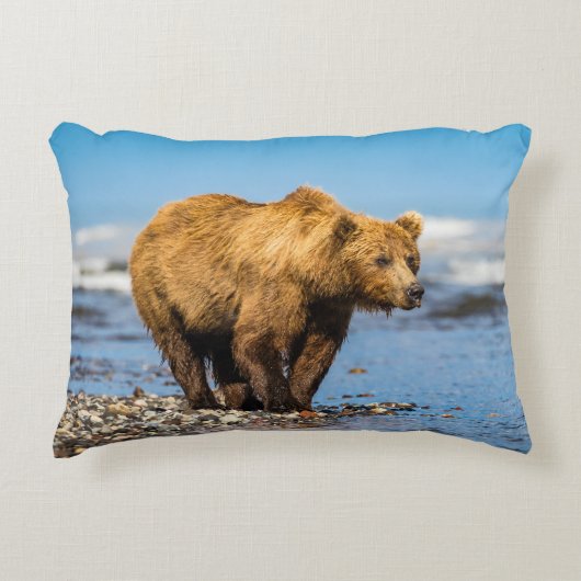 ママは2人の子どもたちを見ている アクセントクッション (正面)