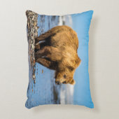 ママは2人の子どもたちを見ている アクセントクッション (正面(垂直))