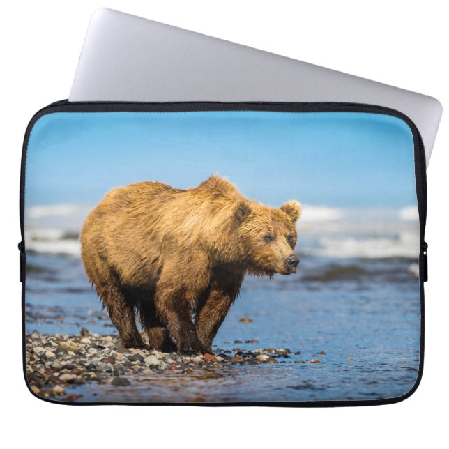 ママは2人の子どもたちを見ている ラップトップスリーブ (正面)