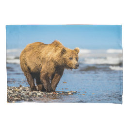 ママは2人の子どもたちを見ている 枕カバー