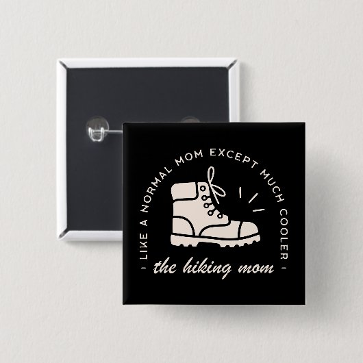 ママをハイキング最高のマー外おもしろい外ブラック 缶バッジ (正面&裏面)