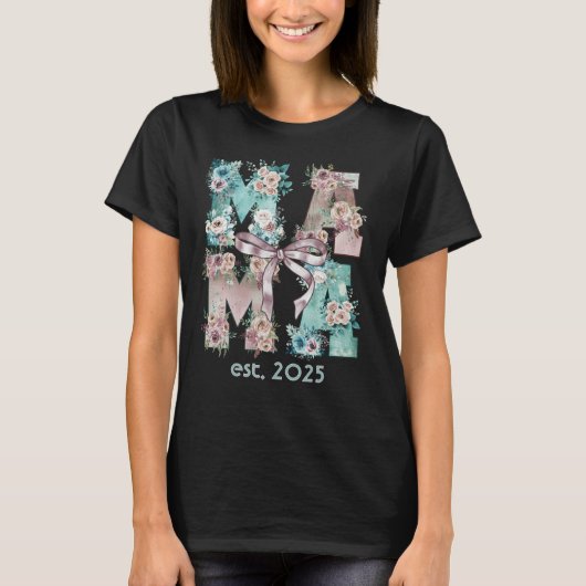 ママエスト。2025フローラボホタイポグラフィアート Tシャツ (正面)