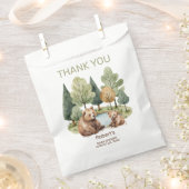 ママベアアドベンチャーは赤ちゃんシャワーの招待状を待っている フェイバーバッグ (クリップ留めされた状態)