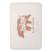 ママベア – 一日中 バスマット (正面縦)