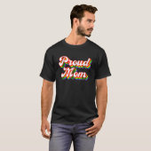 ママ誇りを持ったLGBTQレインボープライドTシャツ Tシャツ (正面フル)