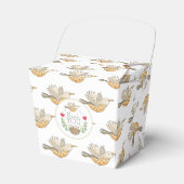 ママ飛んでいるバードオーバー巣ハートありF フェイバーボックス (正面サイド)