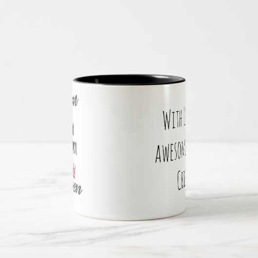 ママ、クイーンのすぐ上にピンクの王冠があるタイトル ツートーンマグカップ (中央)