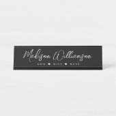 ママ、妻、ボストレンディーブラシスクリプトブラック デスクネームプレート (正面)