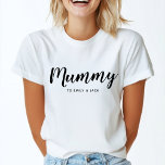ママ |母モダン母の日の名前 Tシャツ<br><div class="desc">簡単にスタイリッシュは、子供の名前や自分の特別なメッセージと簡単に一緒にモダンすることができるミニマルなタイポグラフィの"Mummy"カスタムパーソナライズされたデザイン。新しいユニークママ、母の日、母の誕生日、または単なる理由のための完璧な贈り物！</div>