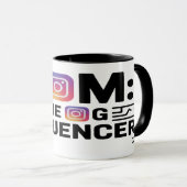 ママ： OGインフルエンサー マグカップ (正面右)