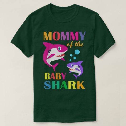 マムームオブザベビー誕生日シャークMommy Shark Mote Tシャツ (デザイン正面)