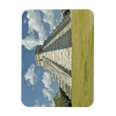 マヤのピラミッドの上の白い腫れぼったい雲 マグネット (縦)